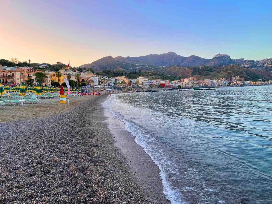 Casa Vacanza Giardini Naxos Taormina Miranaxos ภายนอก รูปภาพ