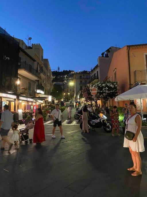Casa Vacanza Giardini Naxos Taormina Miranaxos ภายนอก รูปภาพ