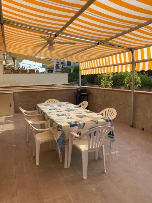 Casa Vacanza Giardini Naxos Taormina Miranaxos ภายนอก รูปภาพ